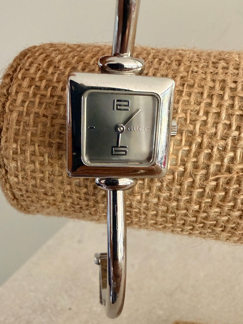 GUCCI 1900L Silver Bangle Watch Swiss Made Working! 6.5”-6.75”